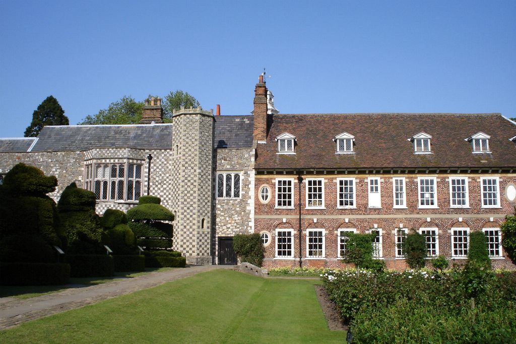 Hall Place, a recognisable landmark for removals in Bexley