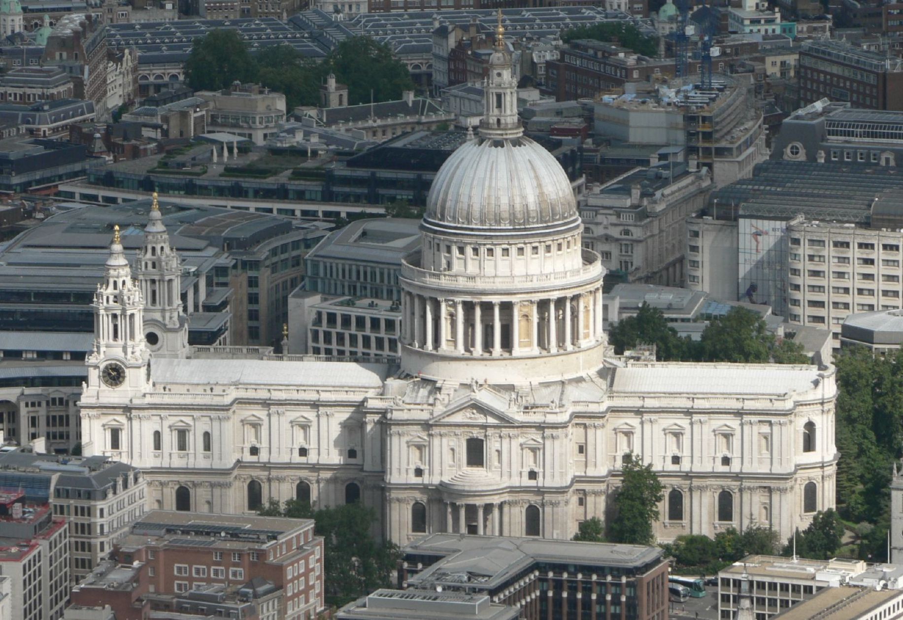 St Paul's Cathedral for removals in City of London