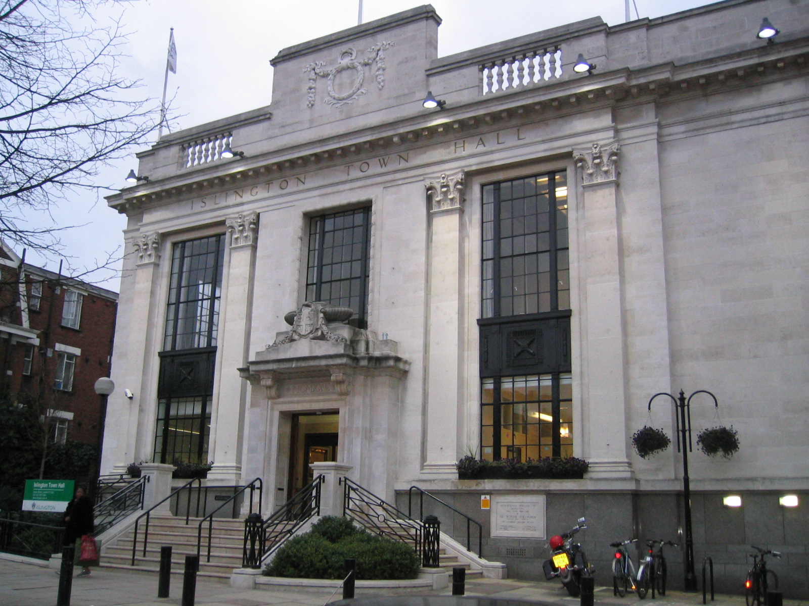 Islington Town Hall for removals in Islington